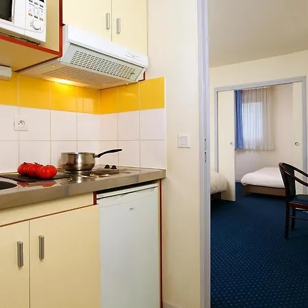 Appart'city Confort Saint Roch Апарт-отель 3*